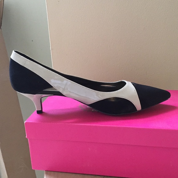 Via Neroli suede and patent 2 inch heels - Picture 2 of 4